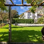 Aparthotel Schloss - &