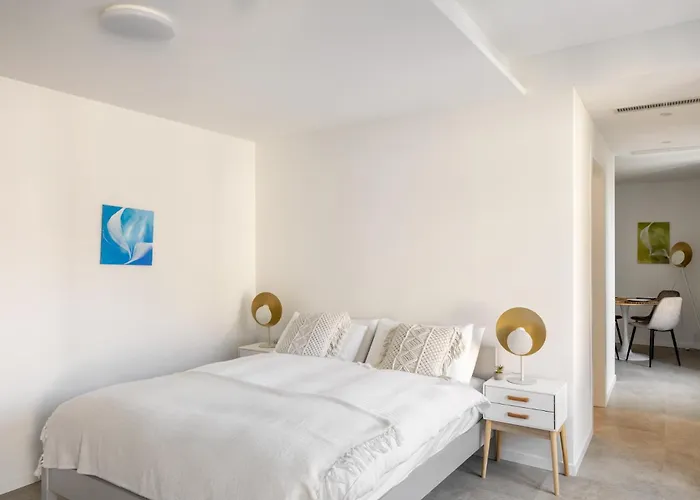 Schloss - & Apartmanhotel Locarno