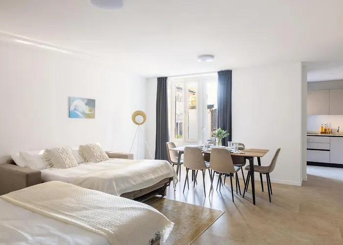 Schloss - & Apartmanhotel Locarno