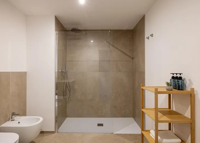 Schloss - & Apartmanhotel Locarno