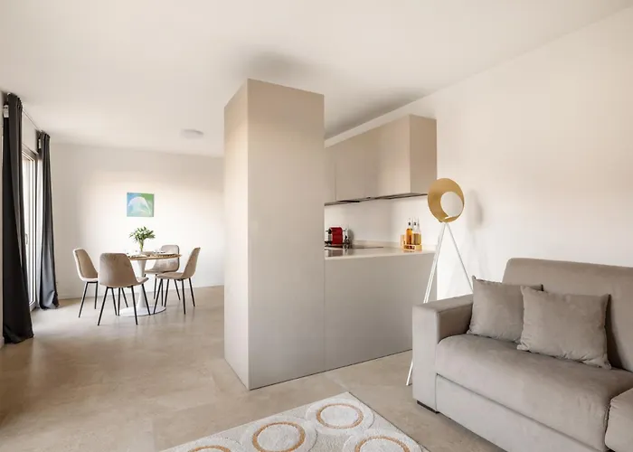 Aparthotel Schloss - & Locarno