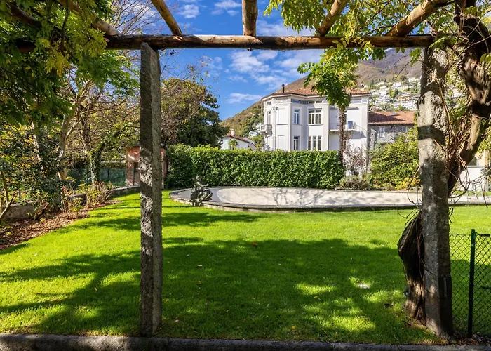 Apartmanhotel Schloss - &