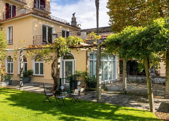 Schloss - & Apartmanhotel Locarno