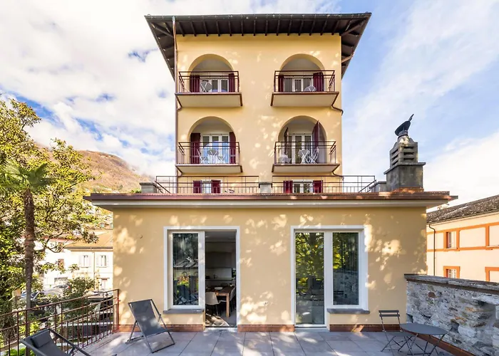 Schloss - & Apartmanhotel Locarno