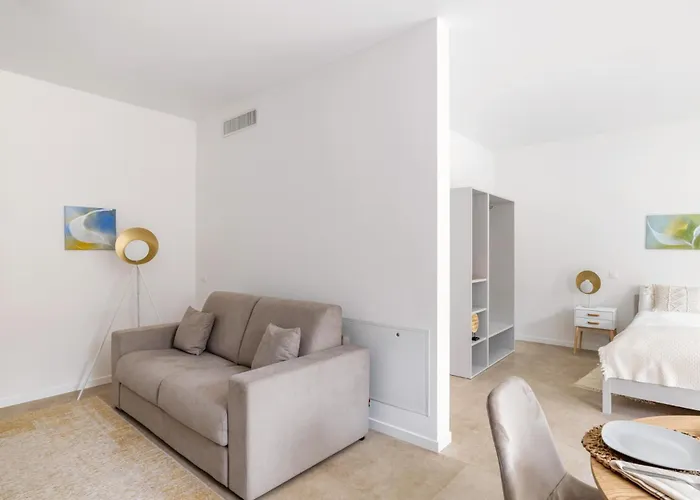 Apartmanhotel Schloss - &