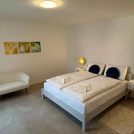 Schloss - & לוקרנו