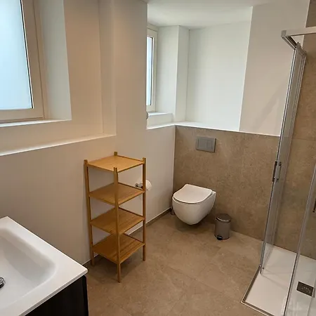 Schloss - & לוקרנו