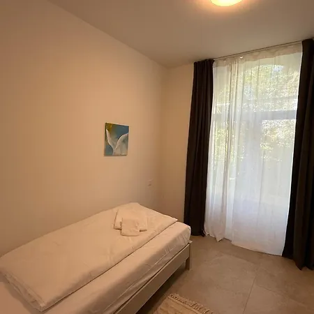 Schloss - & לוקרנו